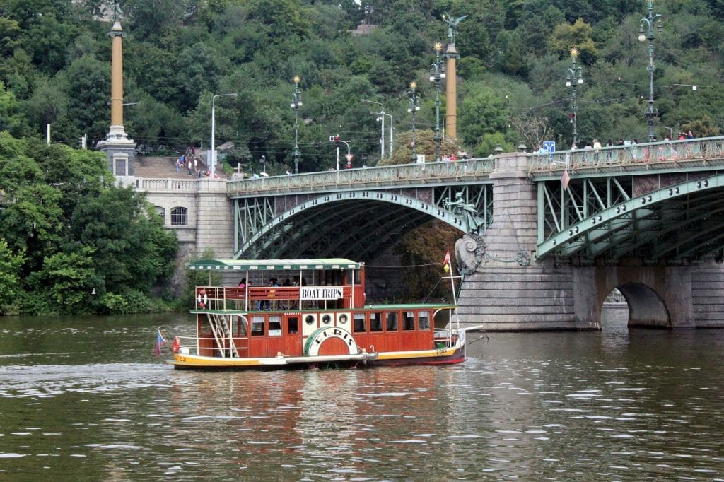paddle-steamer